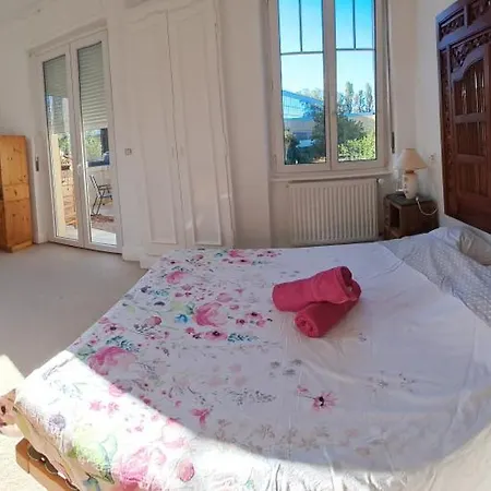 Alloggio in famiglia Chambre De Charme Dans Une Maison De Maitre *